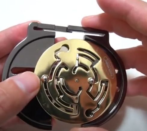 Металева головоломка Медальйон Huzzle Medallion 473690 фото